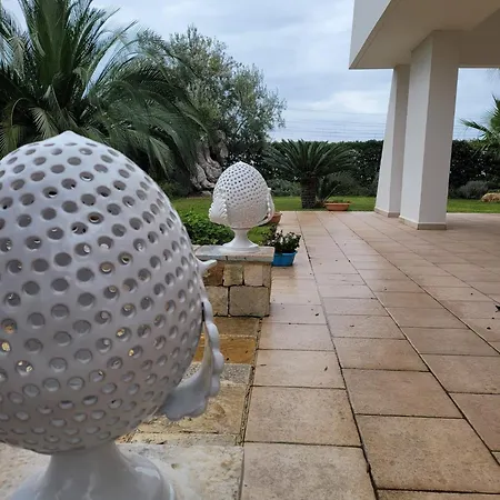 Emilia Villa *